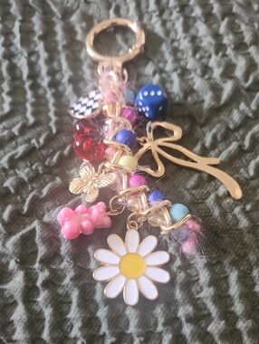 Gold Daisy Charm Keychain with Multicolor Beads